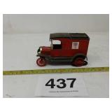 ERTL 1913 MODEL T VAN BANK