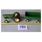 ERTL JOHN DEERE TRACTOR AND WAGON