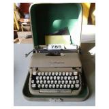 REMINGTON QUIET RITER TYPEWRITER