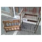MAGAZINE RACK AND TABLE W DRAWER