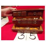 JEWELRY BOX W/COSTUME JEWELRY MUSICAL