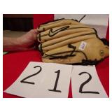 NIKE ELETE EDGE 1200 GLOVE RIGHTY