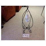 LAWN LANTERN HANGER W/LANTERN