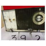 ZENITH CLOCK RADIO AM/FM, WORKS