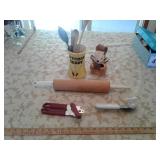 SQUIRREL NUT CRACKER HOLDER:ROLLING PIN:UTENSILS