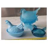 Westmoreland Bird on Nest and 2 Mini Hen on Nest.