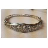 BEAUTIFUL 10 K WHITE GOLD FILIGREE HINGED DIAMOND