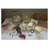 DAIRY QUEEN & TASTE FREEZE DISHES & SPOONS, OLD