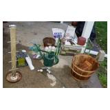 Folding gardening bench 2 bags  Sand 4 cans