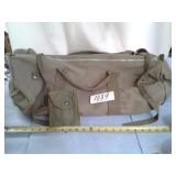 ARMY GREEN ZIPPERED DUFFLE BAG