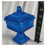 Candy Dish has chip in Lid