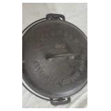 Griswold  No 9  Tite Top Dutch Oven cast iron.