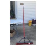 Garage broom