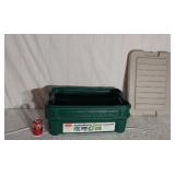 Rubbermaid action packer tote.