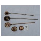 3 NECKLACES & 2 BROOCHES