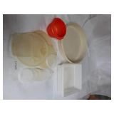 TUPPERWARE & LIDS