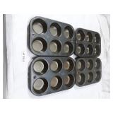 4 CUPCAKE PANS