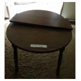 TABLE W/EXTRA LEAF