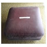 OTTOMAN 24 X 24 X 18