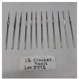 12 CROCHET HOOKS