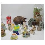 Decorative lot of items, kitten salt and pepper
