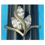 Sz.7.5 Sterling Silver Ring 2.61 Grams