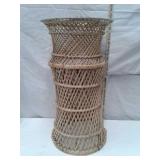 30" WICKER PLANT STAND
