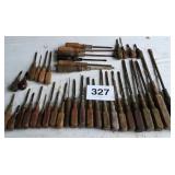 WOODEN HANDLE SCREW DRIVERS