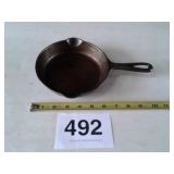 NO 3 GRISWOLD CAST IRON SKILLET