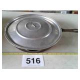 NO 12 GRISWOLD CAST IRON SKILLET