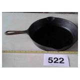 NO 8 GRISWOLD CAST IRON SKILLET