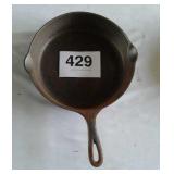 NO 8 GRISWOLD CAST IRON SKILLET