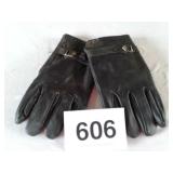SNAP ON GLOVES SIZE MEDIUM