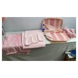 Small Tablecloth, 6 Placements w Napkins,