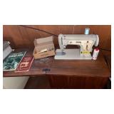 Singer Fashion Mate Model 237, with cabinet
