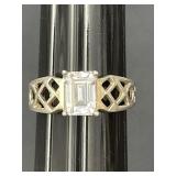 Sz.8 Sterling Silver Ring 4.00 Grams