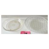 23 cm Pyrex baking dish & a glass serving platter