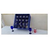 16 blue stem wine glasses and plastic tray