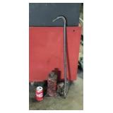 Hydraulic Jack and Crowbar