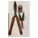 Grass and hedge sheers