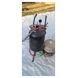 Small sand blaster like new with half a bucket of