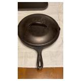 Lodge cast iron skillet
