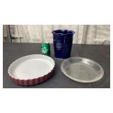 Quiche, pie dishes, utensil holder