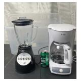 Tote w Mr Coffee coffee pot , zoster blender