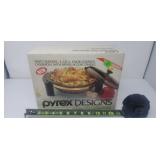 *SEALED* Pyrex 2qt. Casserole with Cradle