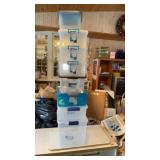 Various totes (8 ) with lids