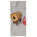 Oak keg Bank with keg Paul Lauterborn