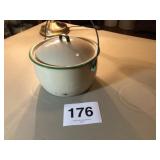 CREAM & GREEN GRANITE 8" STOCK POT