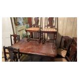 Table w 6 Chairs