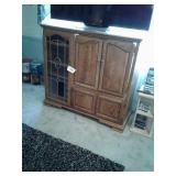 ENTERTAINMENT CENTER WITH SANYO T.V. 51L